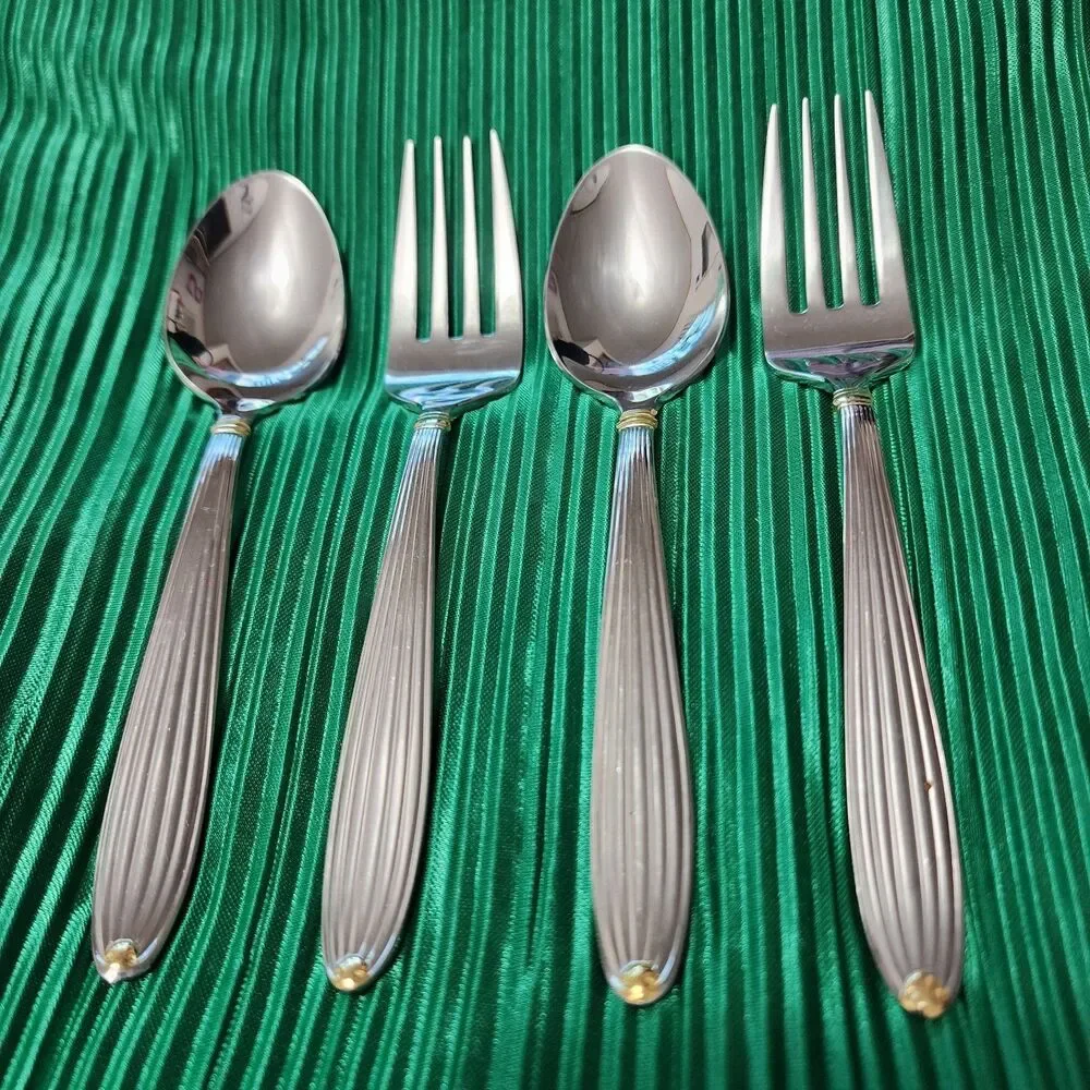 Reed & Barton GOLDEN JUBILEE 18/8 Stainless Steel 2 Teaspoons 2 Dessert Forks